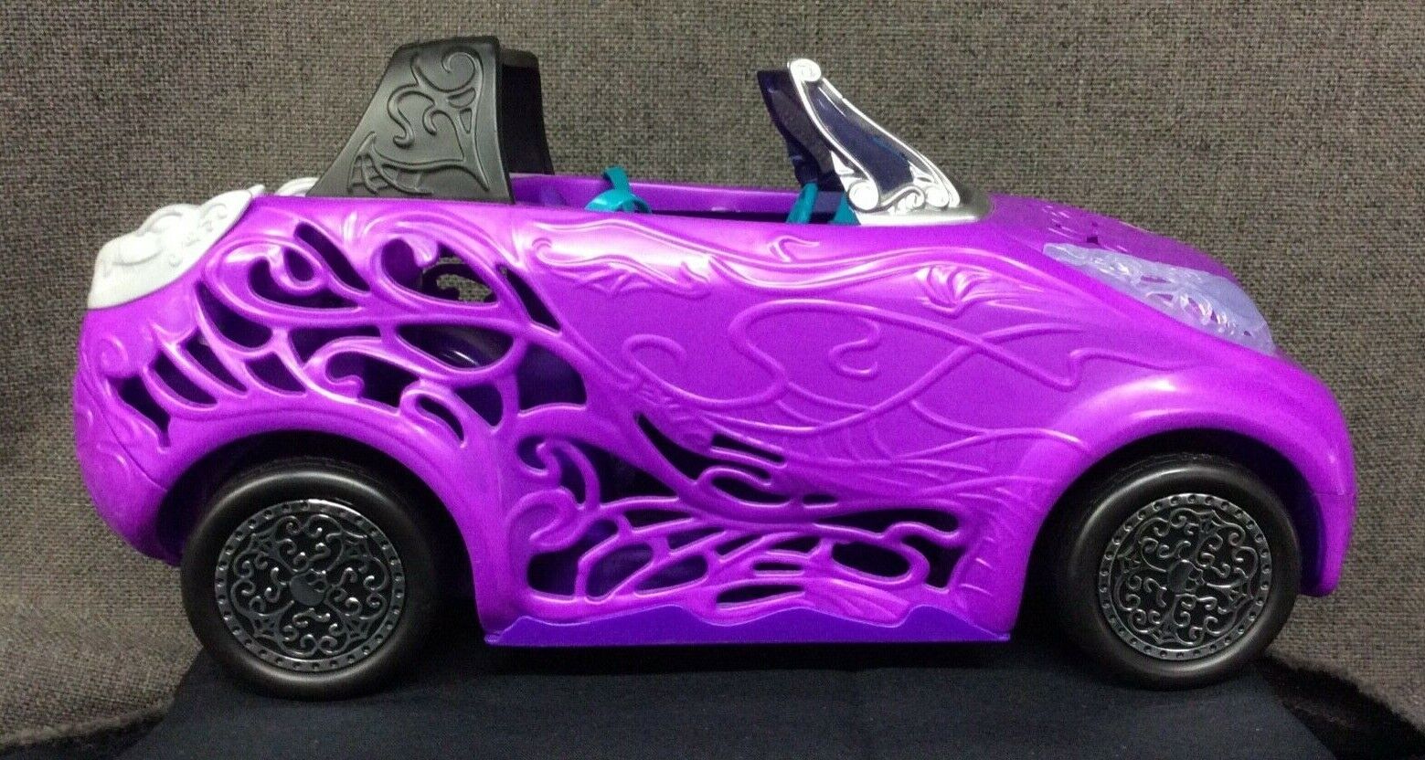 Monster High Draculaura et sa voiture Mattel d'occasion Revaltoys