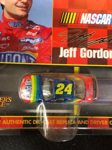 JEFF GORDON 2009 NATIONAL GUARD #24 1/64 WINNERS CIRCLE DIECAST CAR WITH HOOD PC 