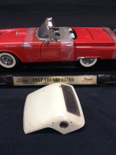 Road Signature 1957 Ford Thunderbird 1:18 Die Cast Model convertible w  hardtop