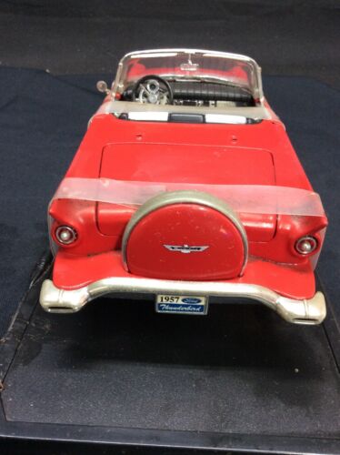 Road Signature 1957 Ford Thunderbird 1:18 Die Cast Model convertible w  hardtop