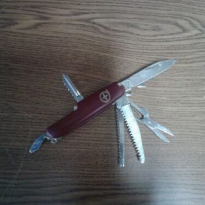 Knives 11 blade Swiss army red pocket knife Age Restricted