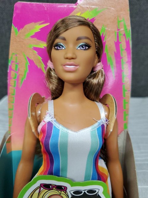 Barbie Loves The Ocean Beach-Themed Doll Curvy Brunette New 2021 Kids Gift - Image 3